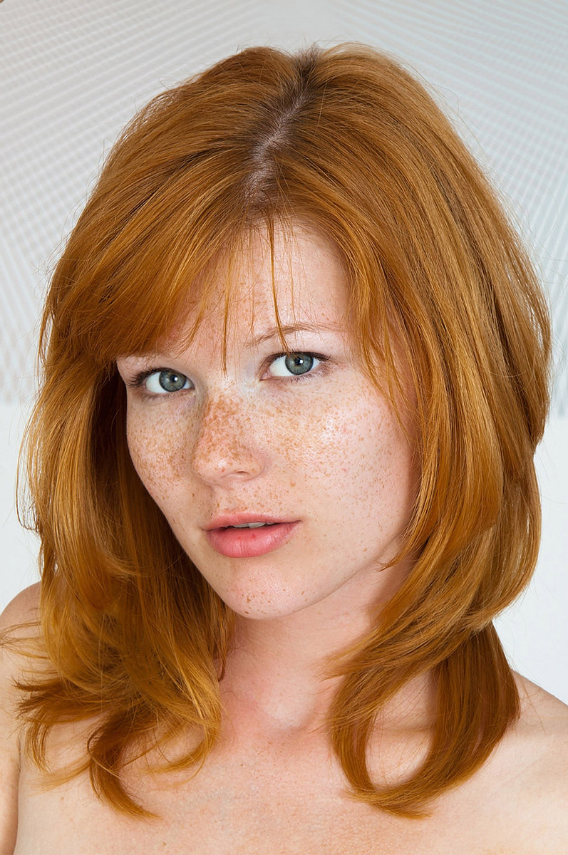 Lucie Beran Cover