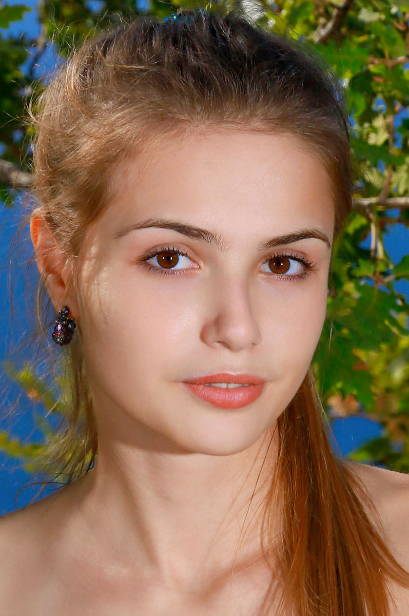 Elle T